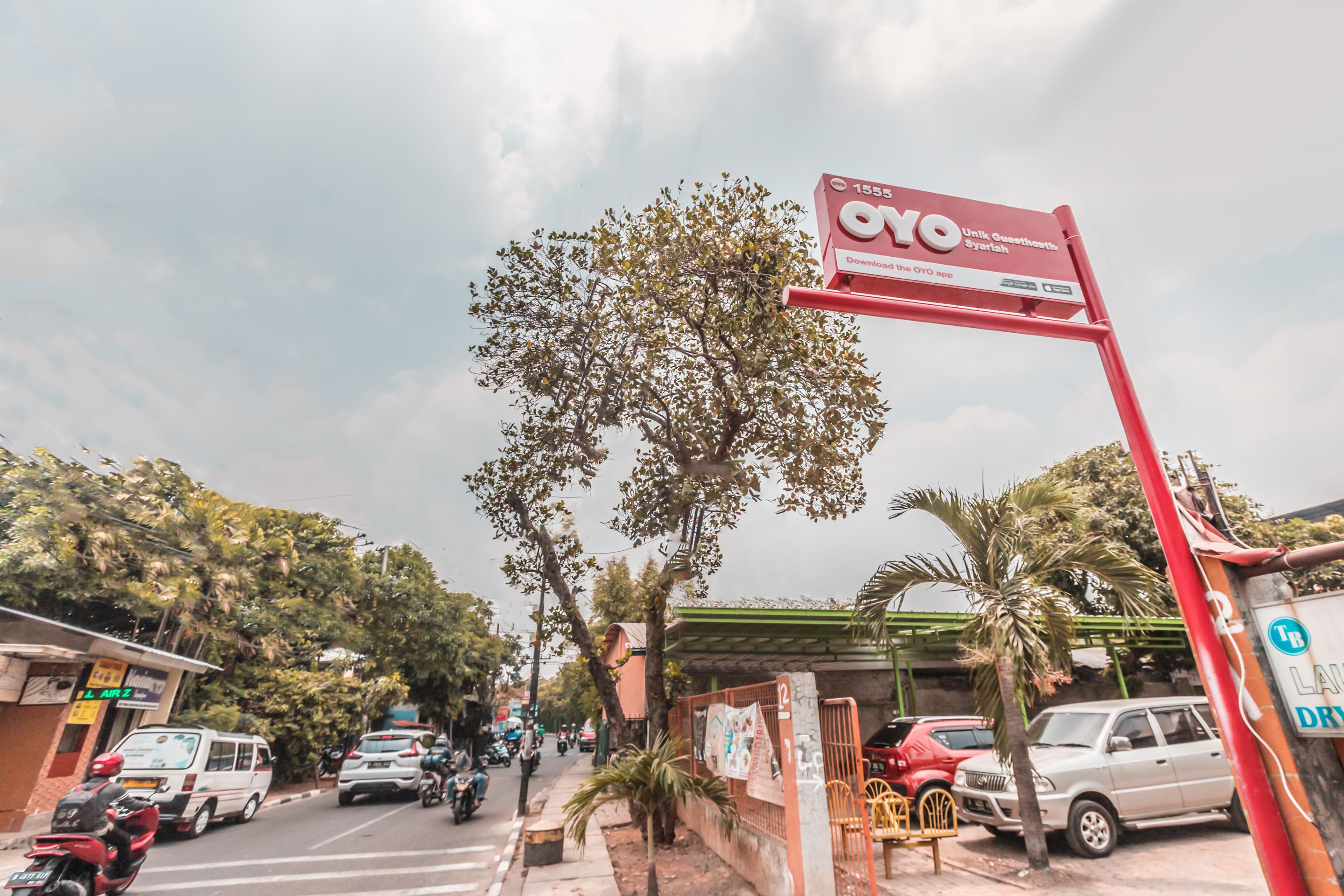 Oyo 1555 Unik Guesthouse Syariah Jakarta Exterior photo