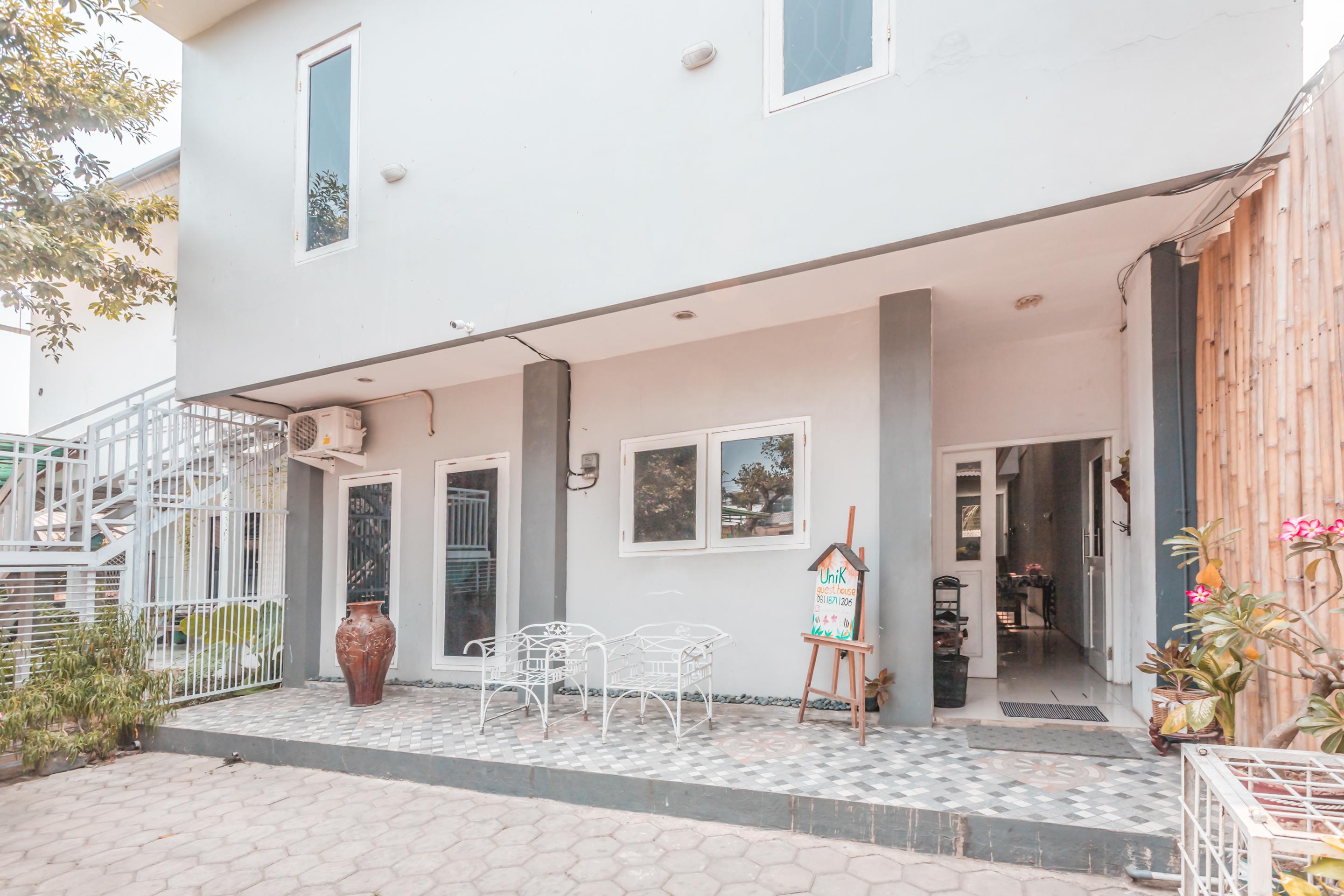 Oyo 1555 Unik Guesthouse Syariah Jakarta Exterior photo