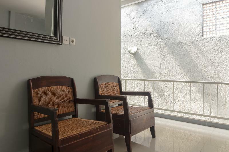Oyo 1555 Unik Guesthouse Syariah Jakarta Exterior photo